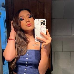 Meet your Posher, Noelia